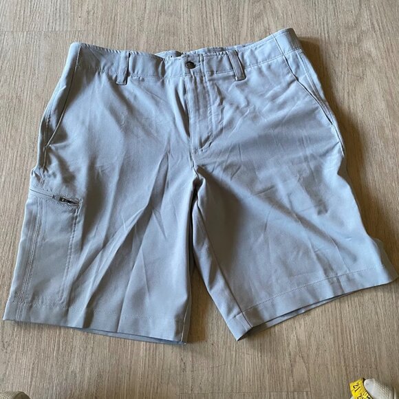 Callaway Other - Callaway Golf Shorts Mens 32 Ivory